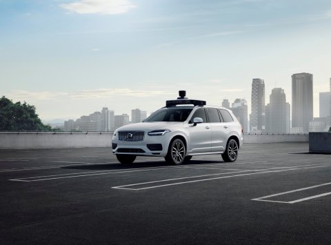 Spoločnosti Volvo Cars a Uber predstavili sériovú podobu vozidla pripraveného na autonómnu jazdu