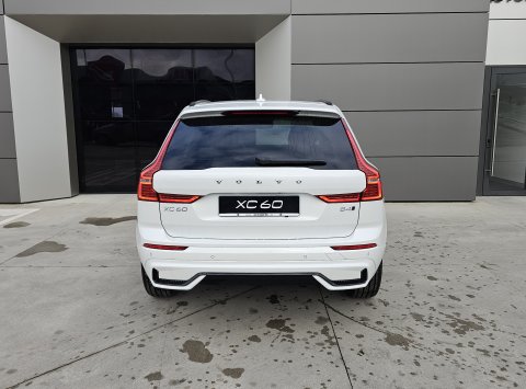 Volvo XC60 B4(D) AWD AT8 ULTIMATE DARK