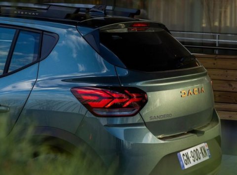 Dacia chystá menšie SUV. Nahradiť by malo Sandero Stepway
