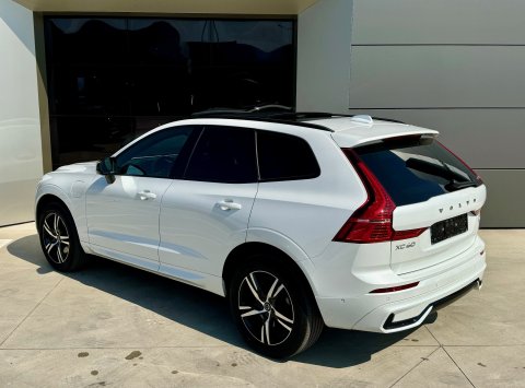 Volvo XC60 T6 eAWD RECHARGE R-DESIGN