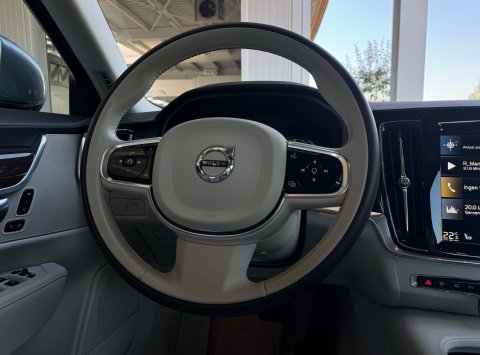 Volvo S90 D4 FWD AT8 INSCRIPTION