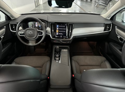 Volvo V90 B4 (D) AWD AT8 MOMENTUM