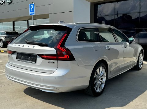 Volvo V90 B4 (D) AWD AT8 MOMENTUM