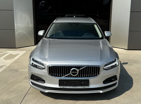 Volvo V90 B4 (D) AWD AT8 MOMENTUM