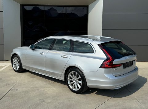 Volvo V90 B4 (D) AWD AT8 MOMENTUM