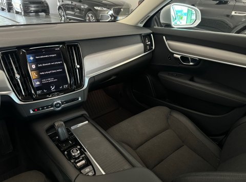 Volvo V90 B4 (D) AWD AT8 MOMENTUM