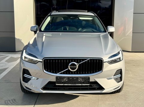 Volvo XC60 B4 FWD AT8 MOMENTUM PRO