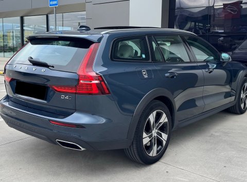 Volvo V60 Cross Country D4 AWD AT8