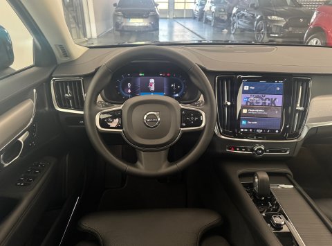 Volvo V90 CROSS COUNTRY PLUS B4 AWD AT8