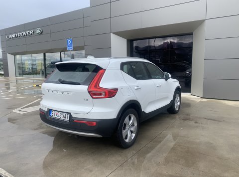 Volvo XC40 T3 AT8 Momentum PRO