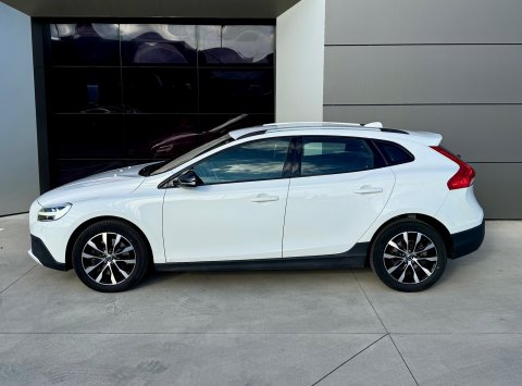 Volvo V40 CROSS COUNTRY T3 PLUS