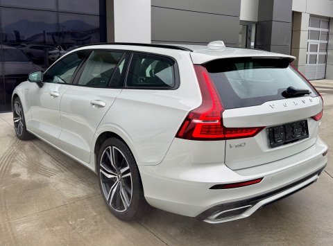 Volvo V60 T6 eAWD AT8 RECHARGE R-DESIGN