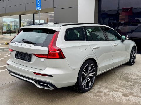 Volvo V60 T6 eAWD AT8 RECHARGE R-DESIGN